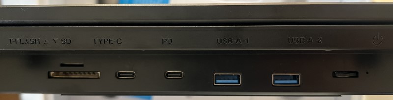 SDカードのポート＆SDスロットの写真