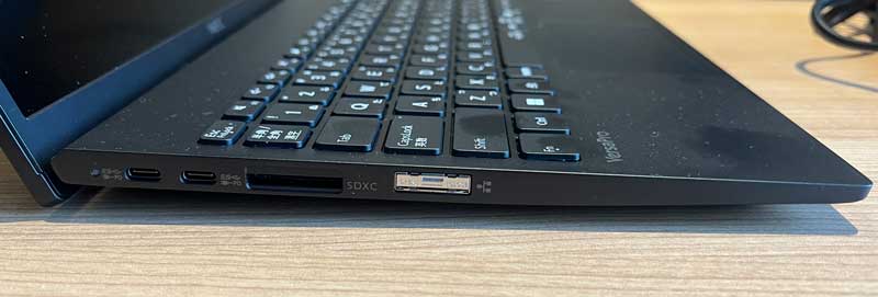 Versa-Pro-タイプVNの左側のポートの写真-(2)