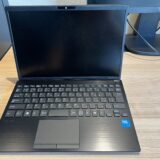 VAIO S13の本体を開いた状態での正面ビュー