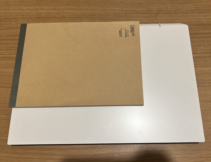LAVIE Direct N15_B5サイズのノートとの比較