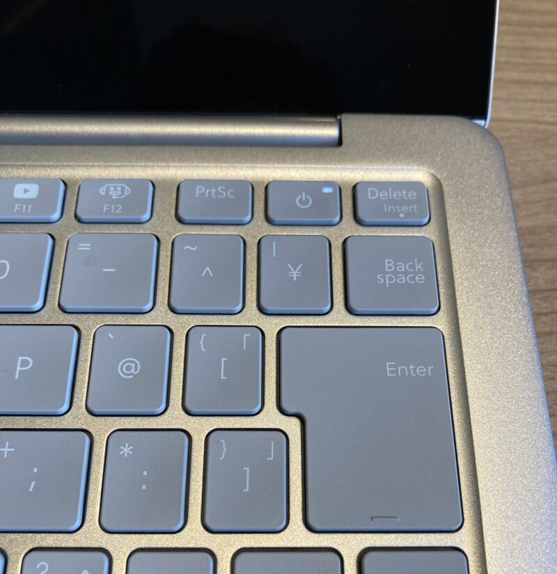 11.■ LAVIE SOLのキーボード_電源ボタン付近