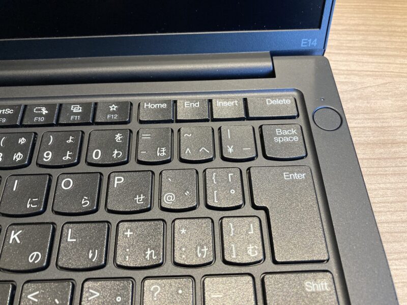 11.■ThinkPad E14 Gen 6のキーボード右側に配置された電源ボタンは指紋認証機能も搭載されている