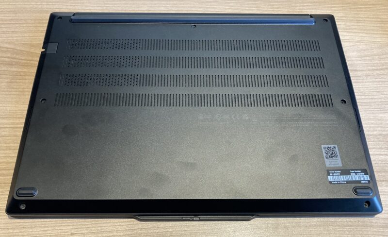 9.■ThinkPad E14 Gen 6本体の裏面