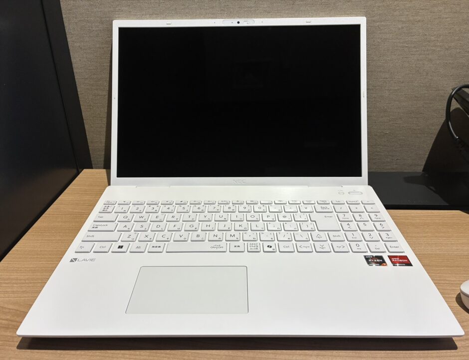 1.■ LAVIE Direct N16の正面ビジュアル