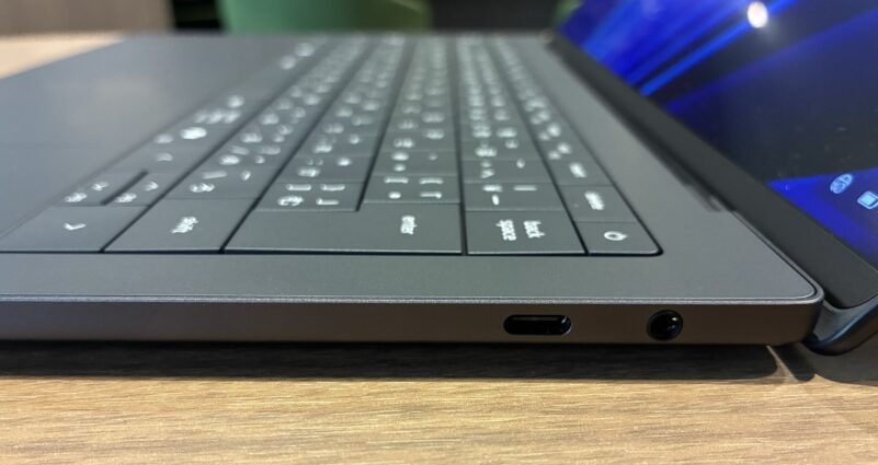 10.■ DELL XPS 14のインターフェース右側