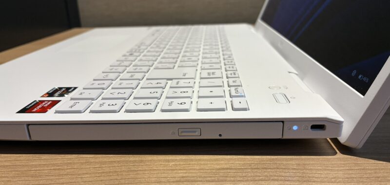 10.■ LAVIE Direct N16のインターフェース右側