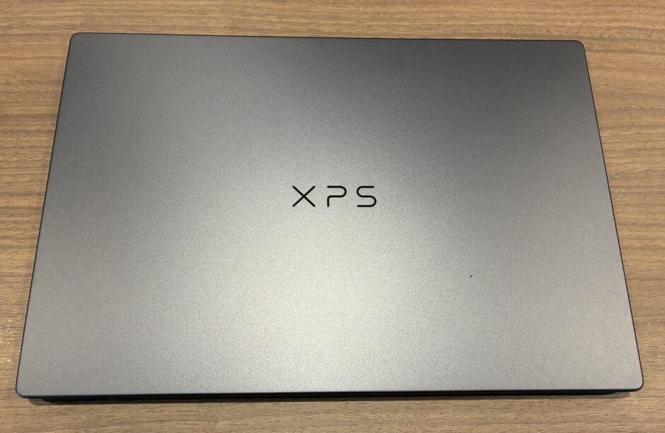 9.■ DELL XPS 14本体の天板