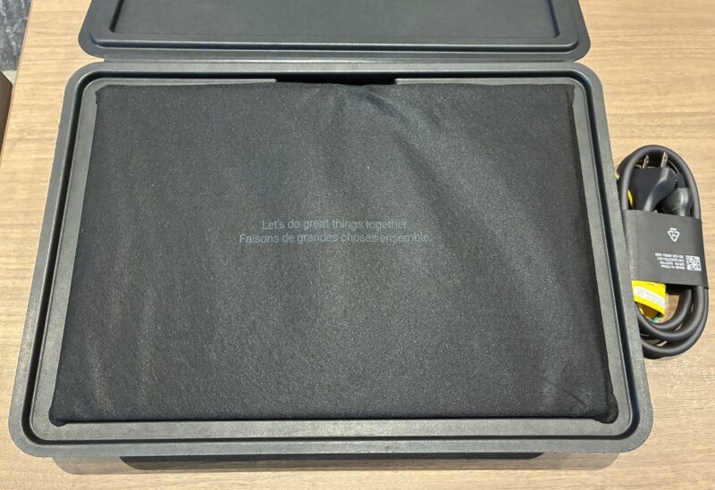 DELL-XPS-14の梱包されている箱がおしゃれ