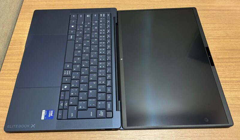 8.■ HP EliteBook Xのディスプレイとキーボードは180度開く